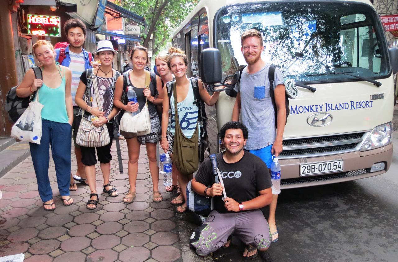 Hanoi Massive Hostel Buitenkant foto