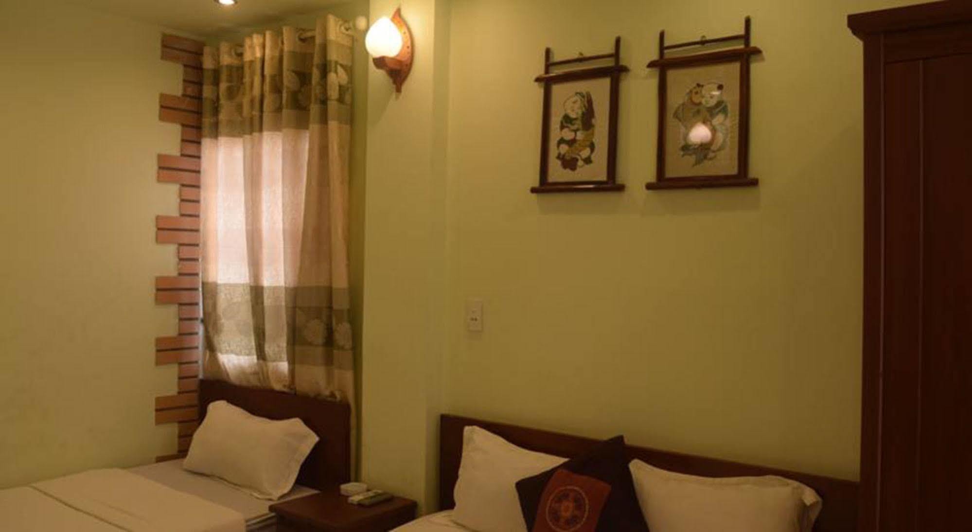 Hanoi Massive Hostel Buitenkant foto