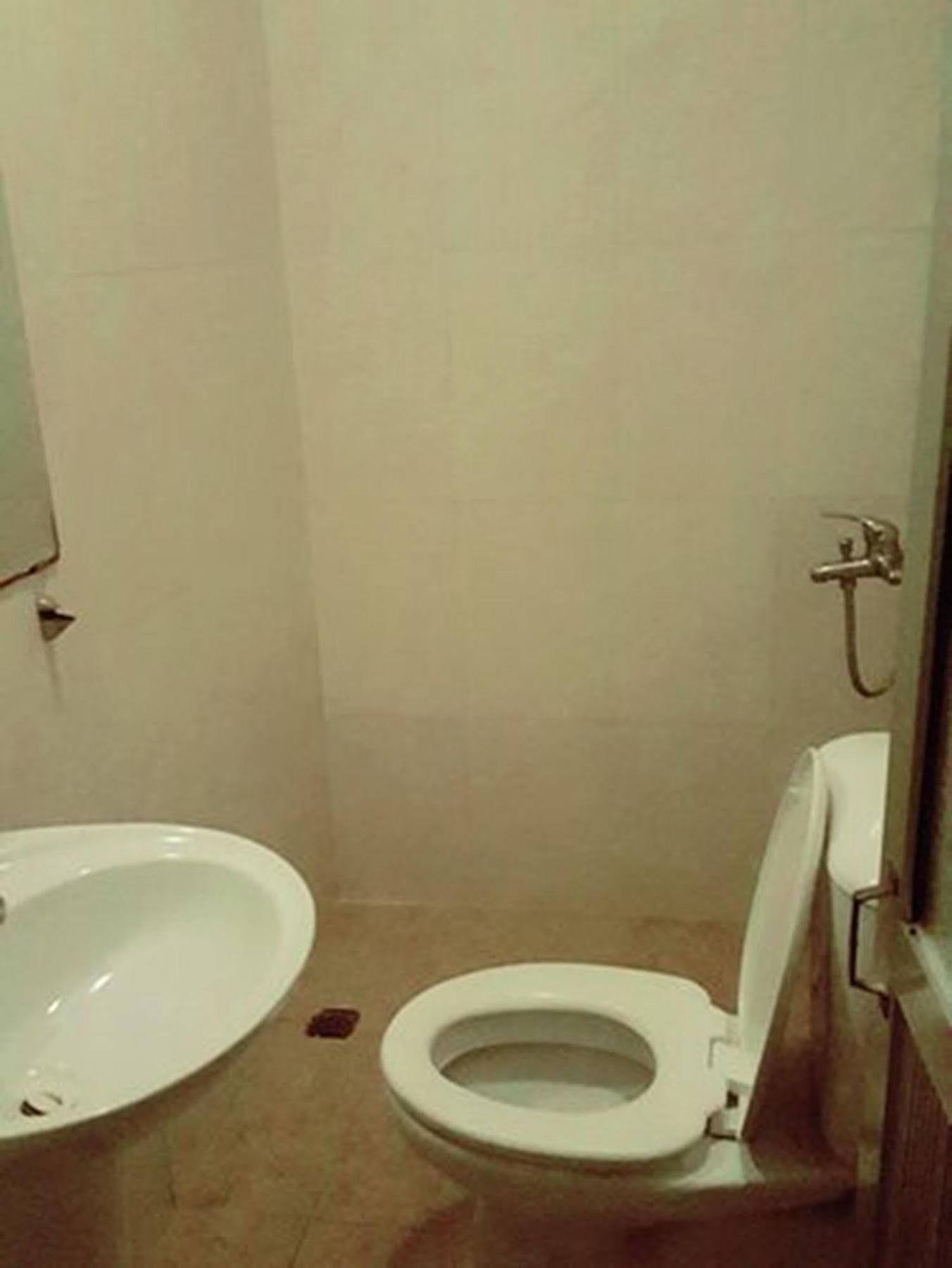 Hanoi Massive Hostel Buitenkant foto