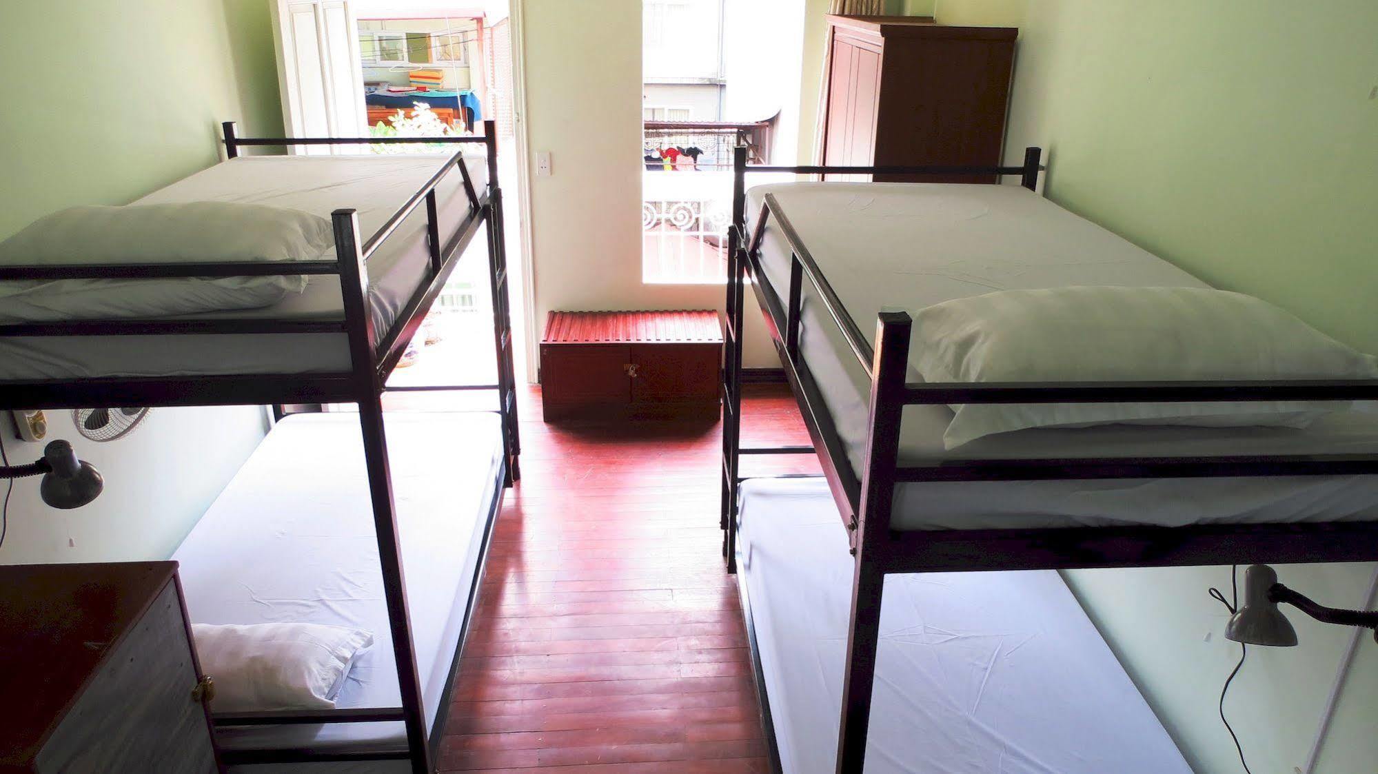 Hanoi Massive Hostel Buitenkant foto