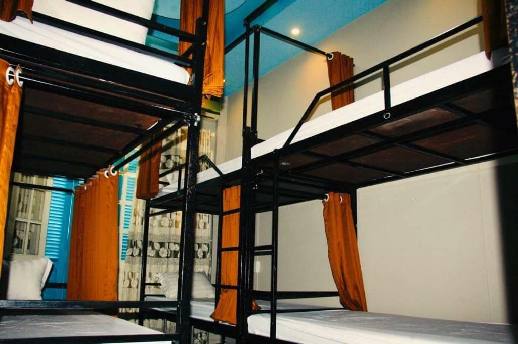 Hanoi Massive Hostel Buitenkant foto