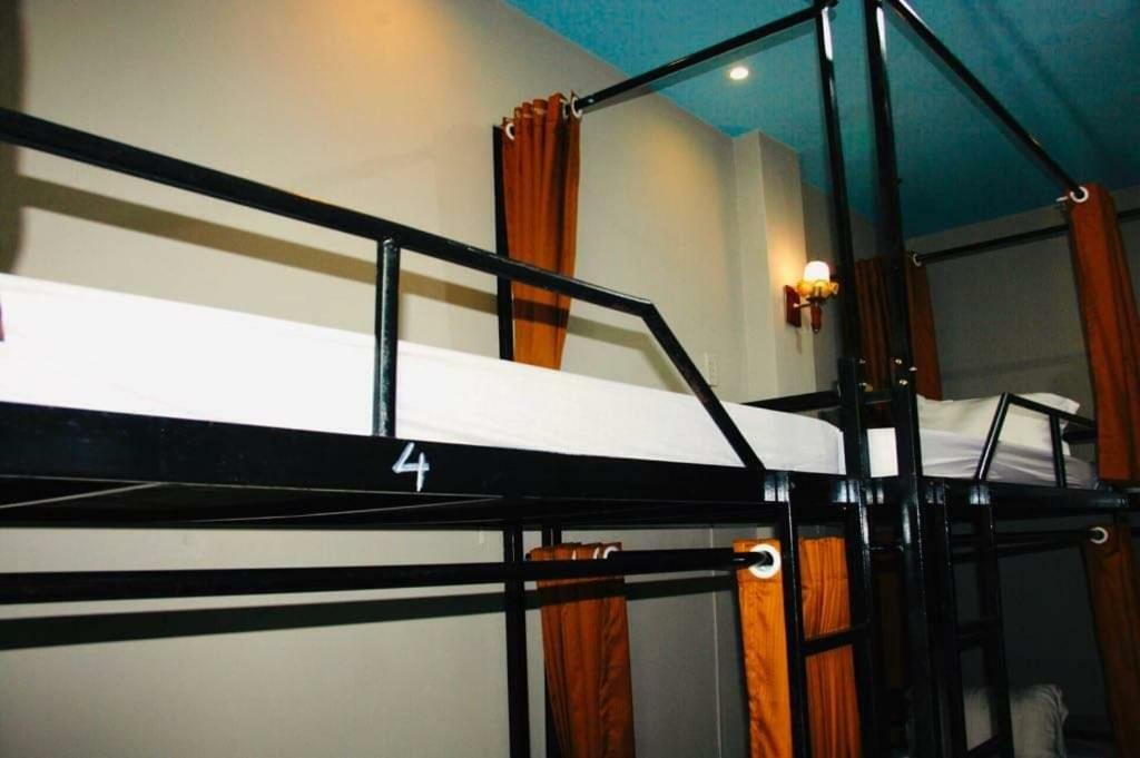 Hanoi Massive Hostel Buitenkant foto