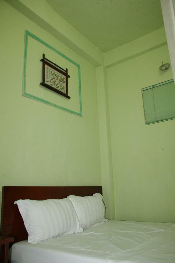 Hanoi Massive Hostel Buitenkant foto