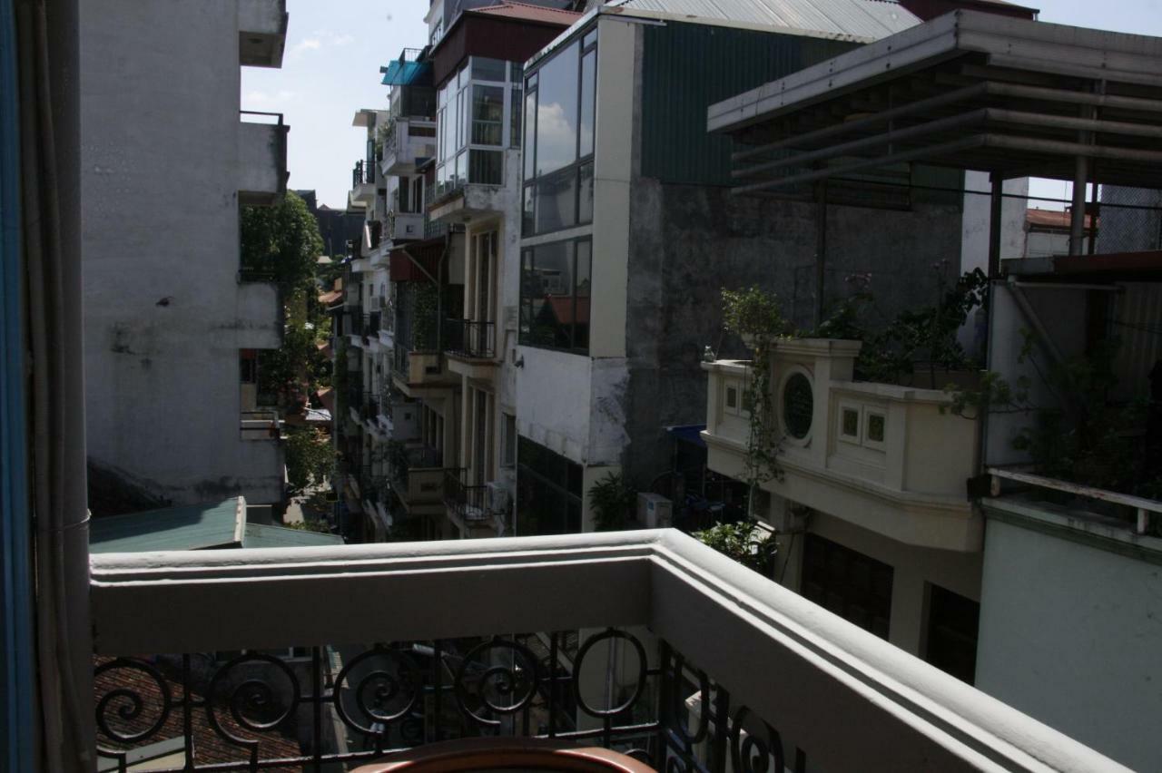 Hanoi Massive Hostel Buitenkant foto