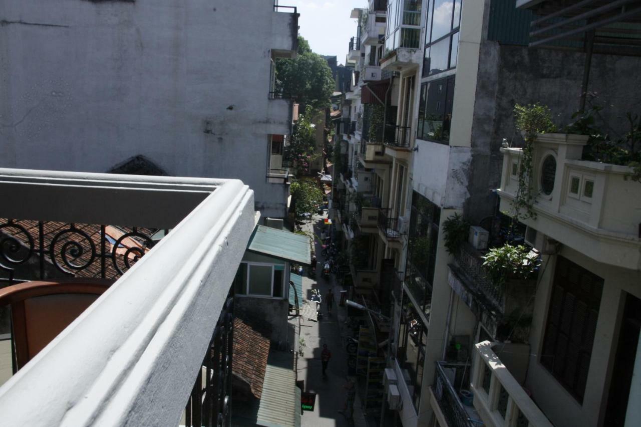 Hanoi Massive Hostel Buitenkant foto