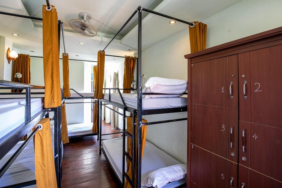 Hanoi Massive Hostel Buitenkant foto