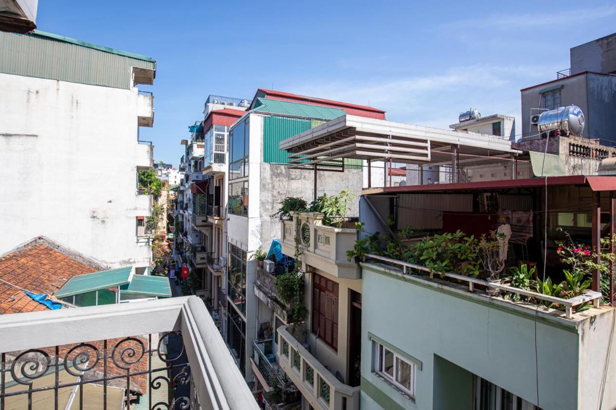 Hanoi Massive Hostel Buitenkant foto